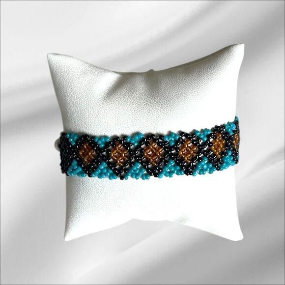 Beaded Bracelet with Geometric Pattern - Picture 1 of 3